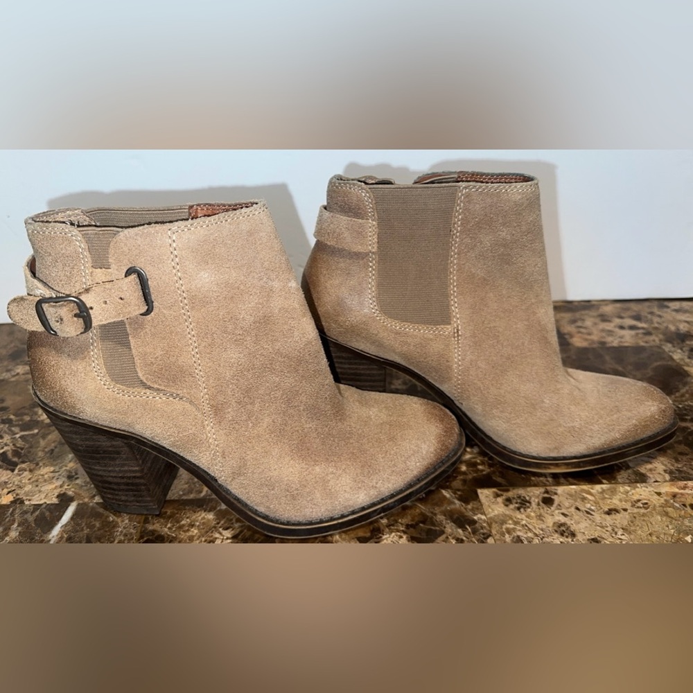 Lucky Brand Ankle Boots Booties Beige Suede